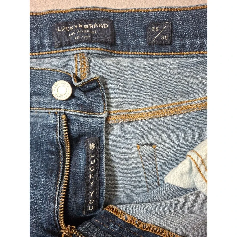 Lucky Brand Jeans Mens 38X30 221 Straight Blue Denim 5 Pocket Whiskered